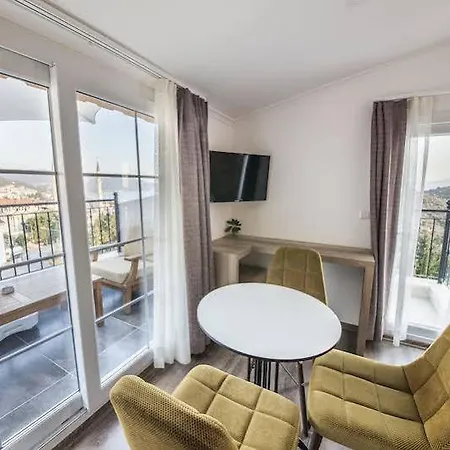 Dekatria Rooms&aparts 3*
